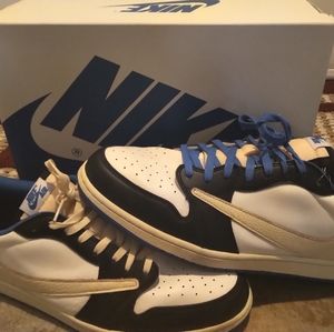 Travis Scott Jordan 1s